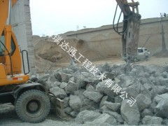 北京苑博 专业建筑物拆除与地面破碎的液压钳拆除先锋