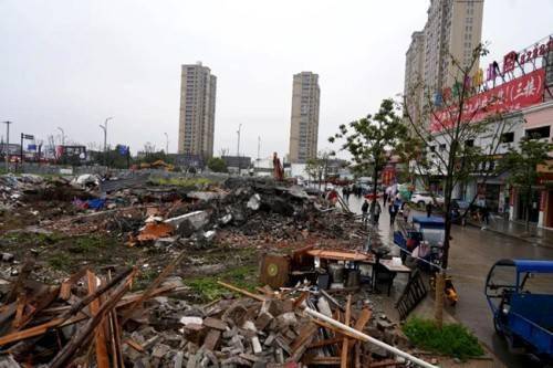 龙港礼品城两地块建筑全面拆除 提档助力片区更新新篇章